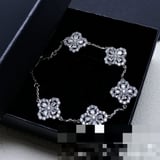 Premium Diamond-Set Bracelet Floral Direct Wholesale Bracelet