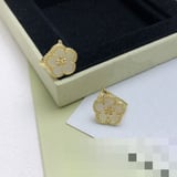 New Floral Jewelry Earrings Floral Stud Earrings European Style Best Seller Earrings Gold VAN CLEEF