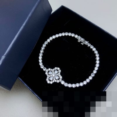 Diamond-Set Bracelet New VAN CLEEF