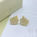 New Floral Jewelry Earrings Floral Stud Earrings European Style Best Seller Earrings Gold VAN CLEEF