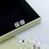 Cross-border Best Seller Floral Stud Earrings Fashion Versatile Minimalist Stud Earrings VAN CLEEF