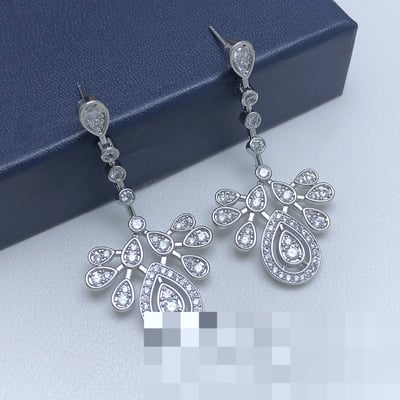 Floral Stud Earrings VAN CLEEF