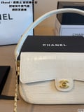 Chanel white crocodile embossed lid IN crocodile embossed calfskin + gold double C screw buckle + gold chain shoulder strap with box