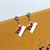 2026 New Hot Seller Minimalist Floral Earrings Versatile Earrings Wholesale VAN CLEEF