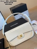 Chanel white crocodile embossed lid IN crocodile embossed calfskin + gold double C screw buckle + gold chain shoulder strap with box
