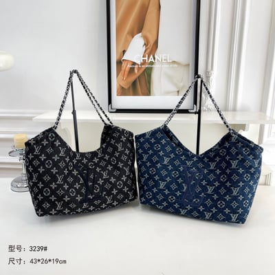 3239 Louis Vuitton shopping bag