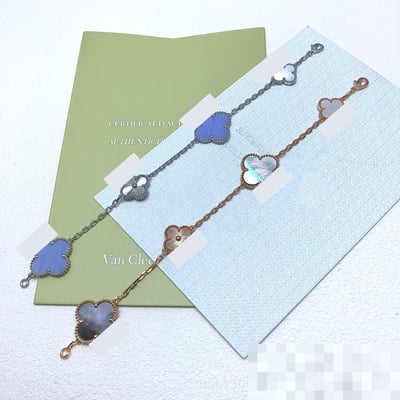 New Factory Premium Floral Minimalist Versatile Fashion Bracelet