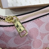 9812 coach set Size: Large: 23 * 13 * 7cm Medium: 12 * 9 * 2cm Small: 10 * 7 * 0.5cm