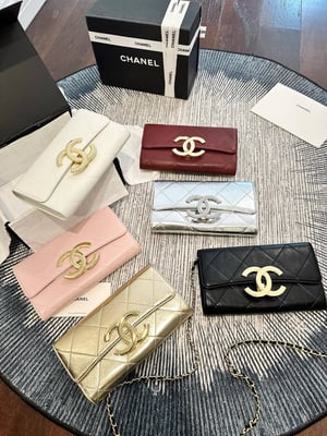 Chanel chain bag with box