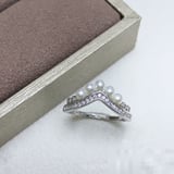 White Gold Pearl V Ring Red Factory Direct