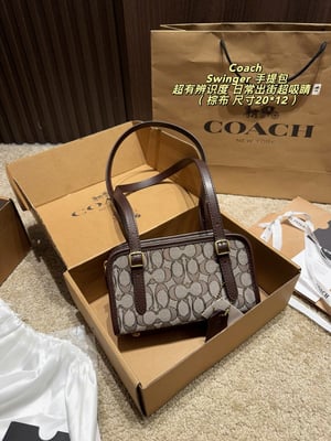 Coach Swinger handbag with box
