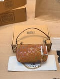 Cowhide version of Coach Teri Mahjong bag, glacier white color scheme + classic C relief