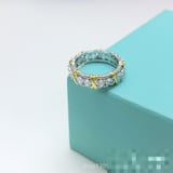 New Diamond-Set Ring New Zircon Ring