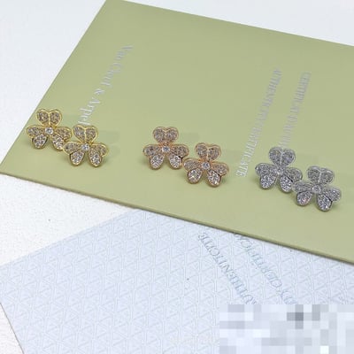 van cleef Premium Rose Gold Floral Necklace Stud Earrings Choker Necklace Floral Earrings