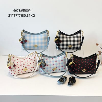 Coach bag 6671 # with pendant hardware, packaging, tag, lining, washed label with logo. High elastic fabric for a thick feel
