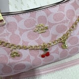9812 coach set Size: Large: 23 * 13 * 7cm Medium: 12 * 9 * 2cm Small: 10 * 7 * 0.5cm