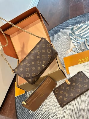 Folding gift box packaging Louis Vuitton/lv2026 new ladies Pochette Félicie removable metal chain bag