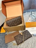 Folding gift box packaging Louis Vuitton/lv2026 new ladies Pochette Félicie removable metal chain bag