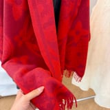 Louis Vuitton scarf. Size: 180-60cm