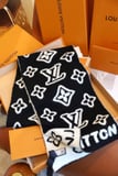 Louis Vuitton scarf size: 180-60cm