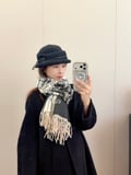 Dior scarf size: 180-60cm