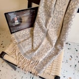 Louis Vuitton scarf size: 180-60cm