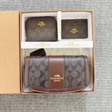 XDR2599-1 # Coach Set Back with Inner Wheat Cloth Labeled Pendant Matching Nonwoven Gift Box Plastic-Free No Invoice