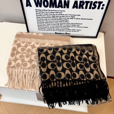 Coach scarf size: 180-60cm