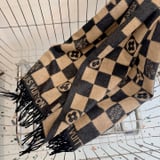 Louis Vuitton scarf size: 180-60cm