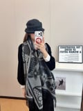 Louis Vuitton scarf. Size: 180-60cm