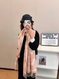 Louis Vuitton scarf size: 180-60cm