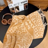 Coach scarf. Size: 180-60cm