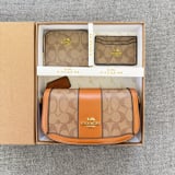 XDR2599-1 # Coach Set Back with Inner Wheat Cloth Labeled Pendant Matching Nonwoven Gift Box Plastic-Free No Invoice