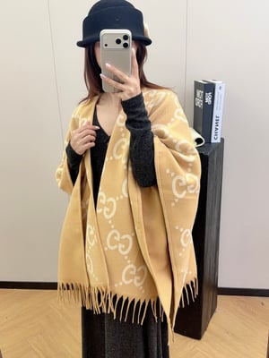 Cloak Shawl + Clothes + Blanket Multifunctional Gucci