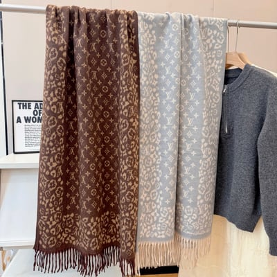 Louis Vuitton scarf size: 180-60cm