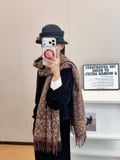 Louis Vuitton scarf size: 180-60cm