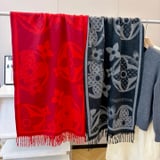 Louis Vuitton scarf. Size: 180-60cm