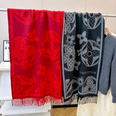 Louis Vuitton scarf. Size: 180-60cm
