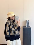 Louis Vuitton scarf size: 180-60cm