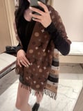 Louis Vuitton scarf size: 180-60cm
