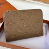 Louis Vuitton handheld change purse 476 #