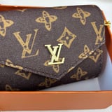 Louis Vuitton handheld change purse 8809 #