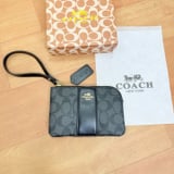 Coach handheld change purse 7225-1AA