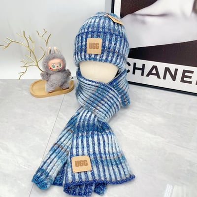 UGG (scarf + wool hat two-piece set) autumn and winter thickened ear cap warm