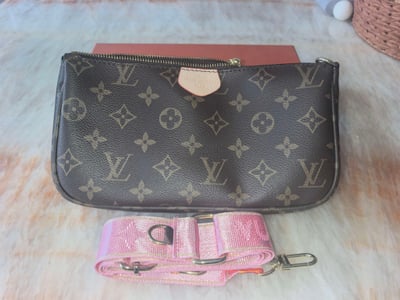 Louis Vuitton Shoulder Underarm Bag with box