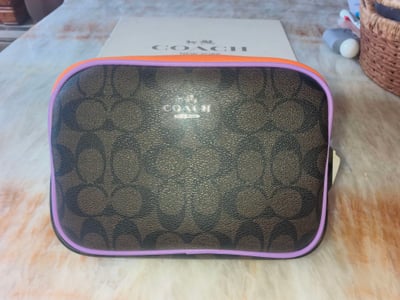Coach shoulder crossbody with box