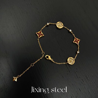 Van cleef High Edition Four Leaf Clover Louis Vuitton New Old Floral Bracelet Lady Rose Gold Plated No Fading Bracelet One Piece Generation