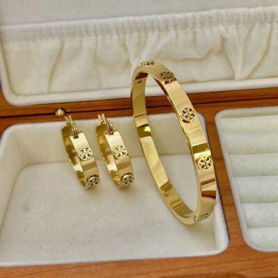 Vacuum Electroplated Titanium Steel TB Accessories Light Luxury Fashion Round Hollow Letter Earrings Bracelet Set Women's Accessories Wholesale