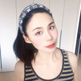 Louis Vuitton European and American Popular 2024 New Hong Kong Flavor Printed Fabric Women's Small Fresh Hair Accessories Old Floral Wide Edge Hair Band Pressing Hair Card