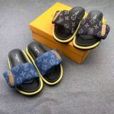 Louis Vuitton Velcro Slippers Women's Thick Influencer Flip Flops Flip Flops Fashion Couple Slippers